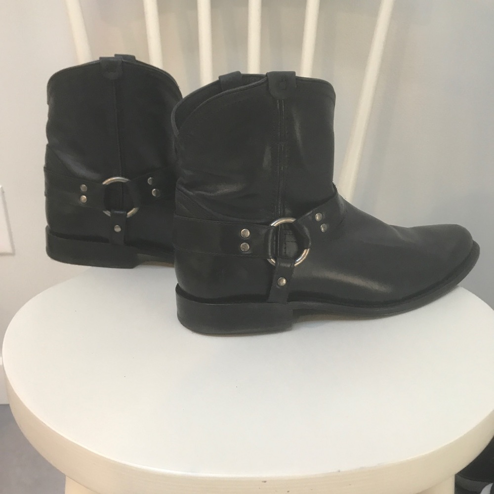 Like new FRYE leather boots! Worn once. Size 10